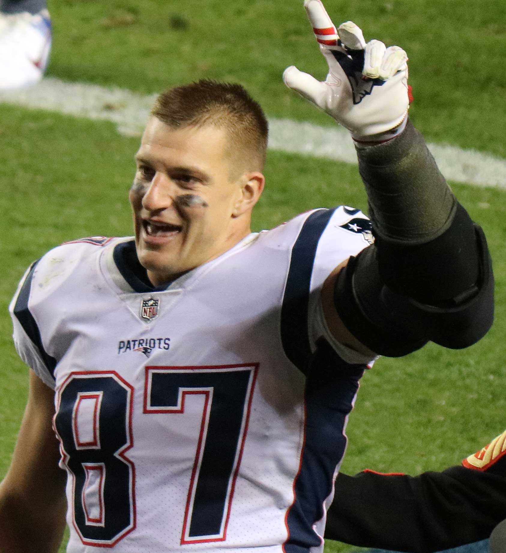 New England Patriots restructure Rob Gronkowski's contract for 2017, NFL  News