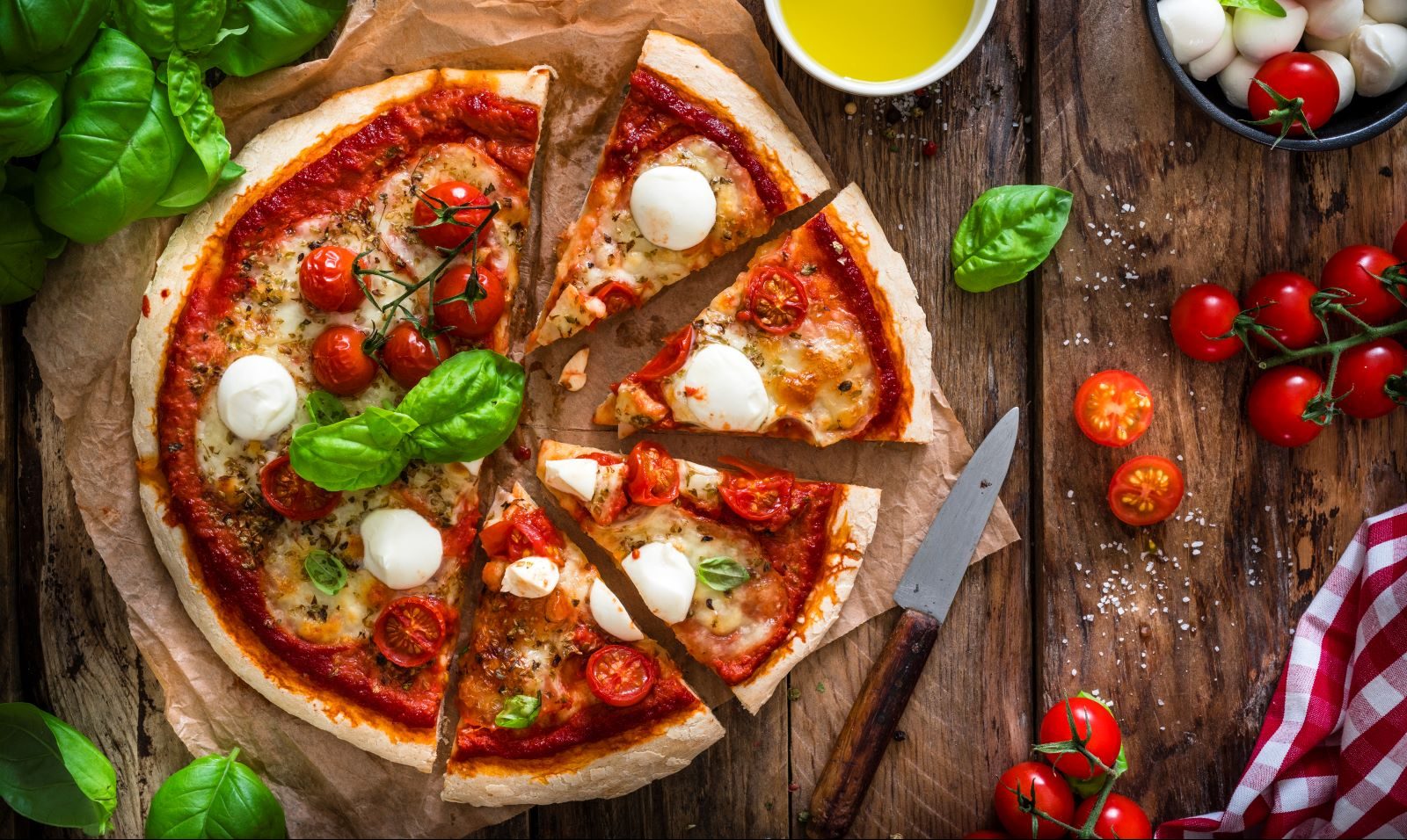 A dietitian breaks down the healthiest pizza toppings, sauces and crusts so that pizza can live on in your diet.