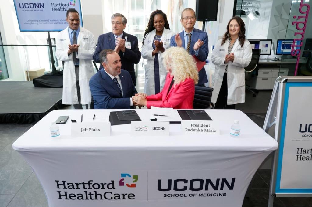 Hartford HealthCare/UConn School of Medicine renew, expand affiliation agreement to train more doctors