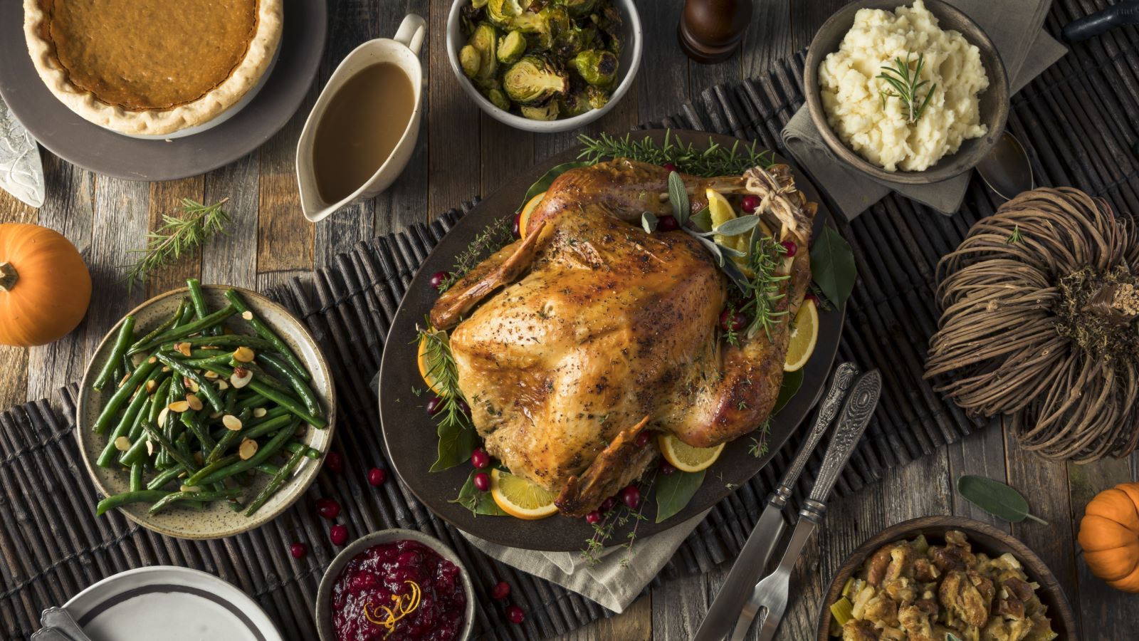 We asked a dietitian to share the top six healthy Thanksgiving foods to add to your menu this year. Here's what she had to say.