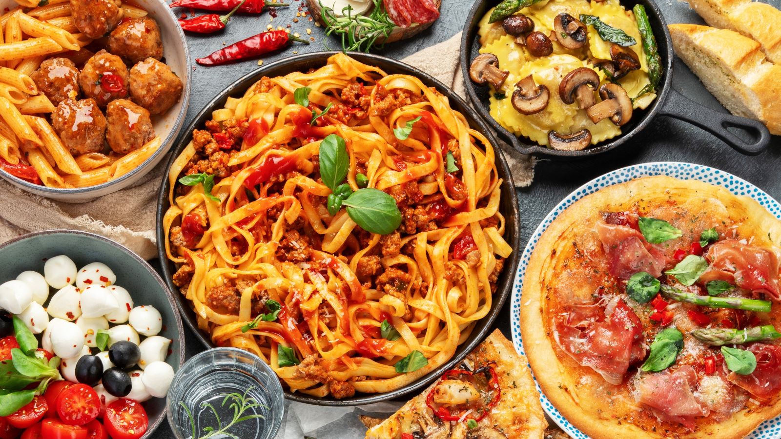 Italian food has a reputation for being high in fat, carbs and sodium. So how do you maintain your diet while eating at Italian restaurants?