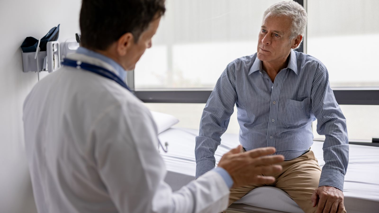 Wondering if there are any signs of testicular cancer that you should know? We asked an oncologist to weigh in.