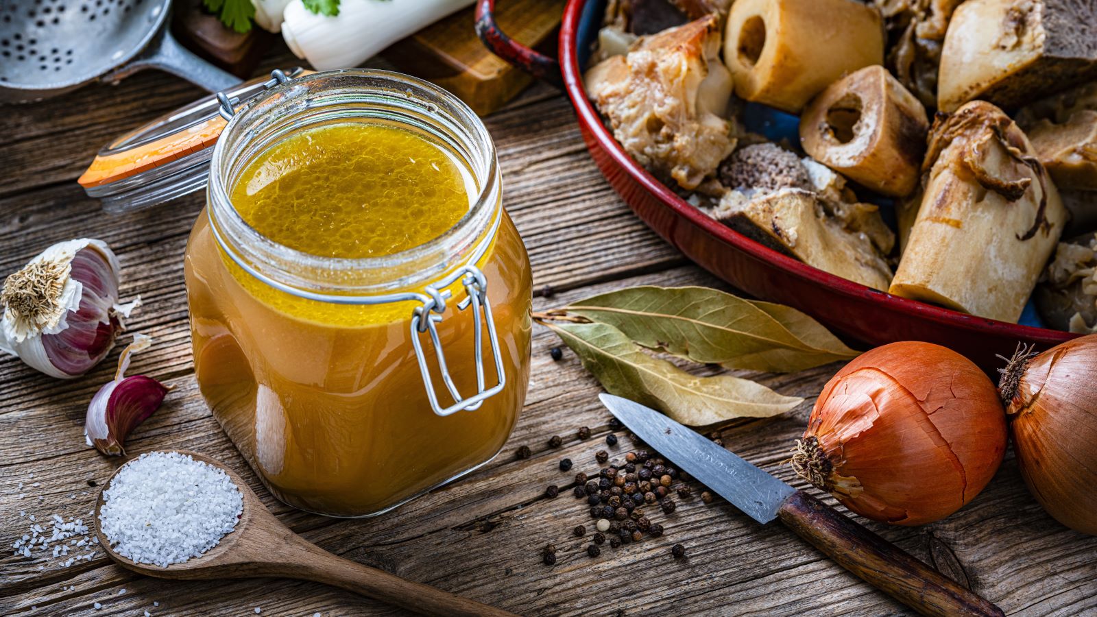 3 Reasons to Eat More Bone Broth