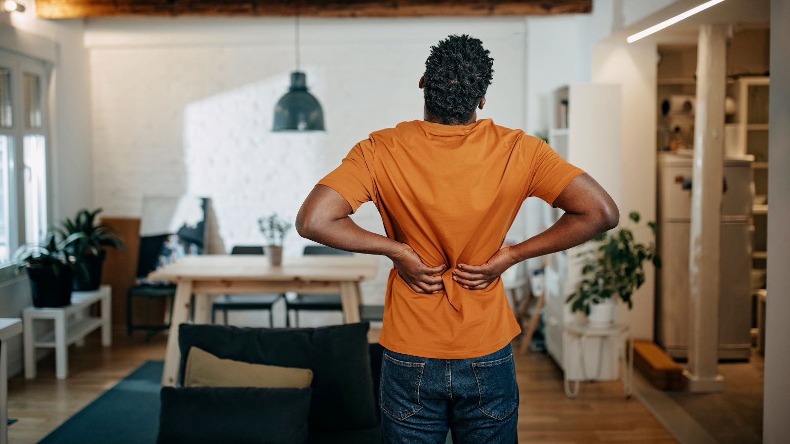 3 Signs Your Back Pain Is Actually From Kidney Stones