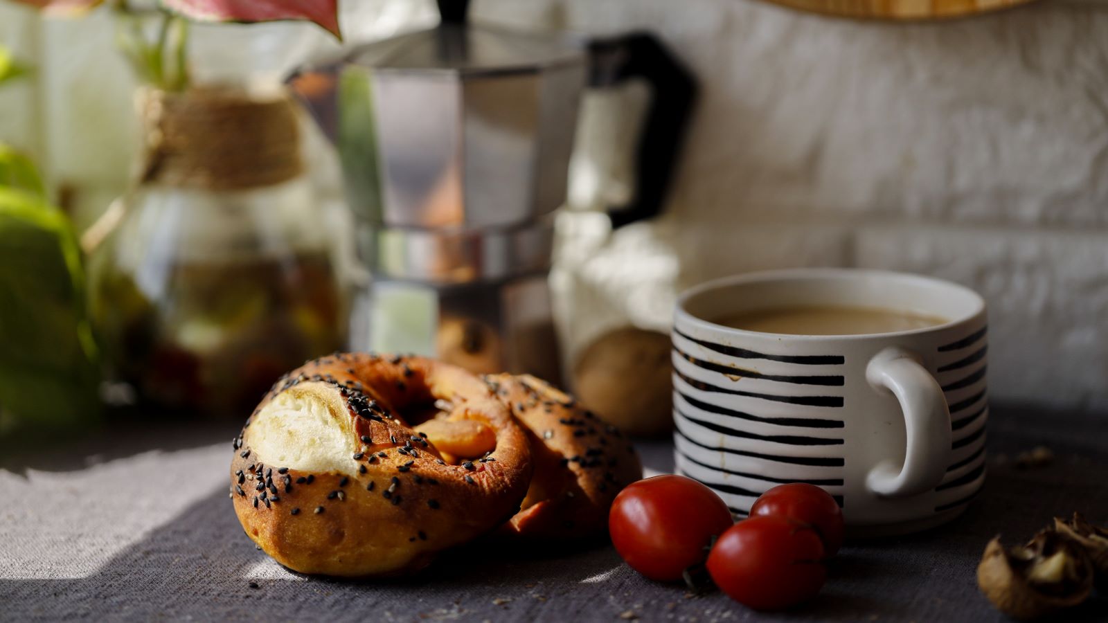 Didn’t Sleep Well? Here’s What to Eat the Next Day