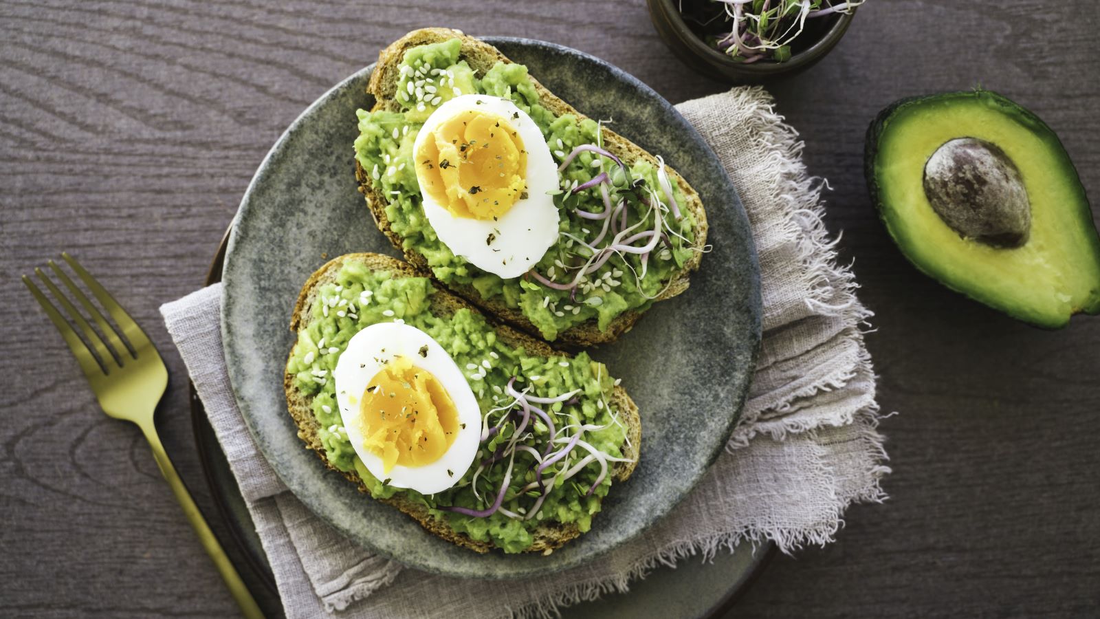 11 Healthy Snacks That Won’t Leave You Hungry 20 Minutes Later