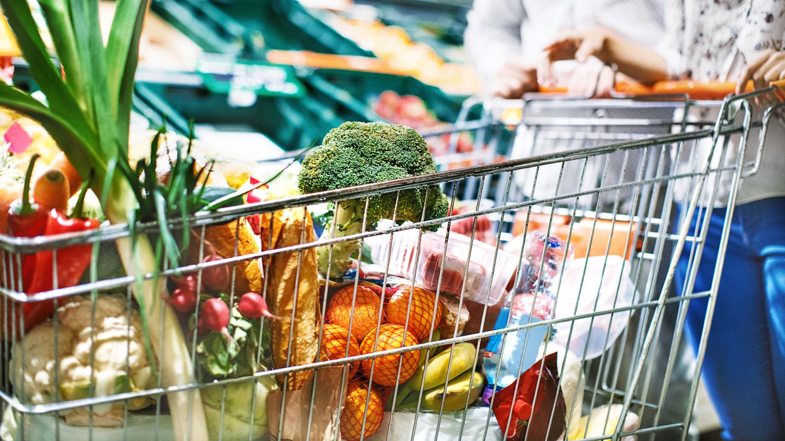 This One Simple Grocery Rule Instantly Makes Your Cart Healthier