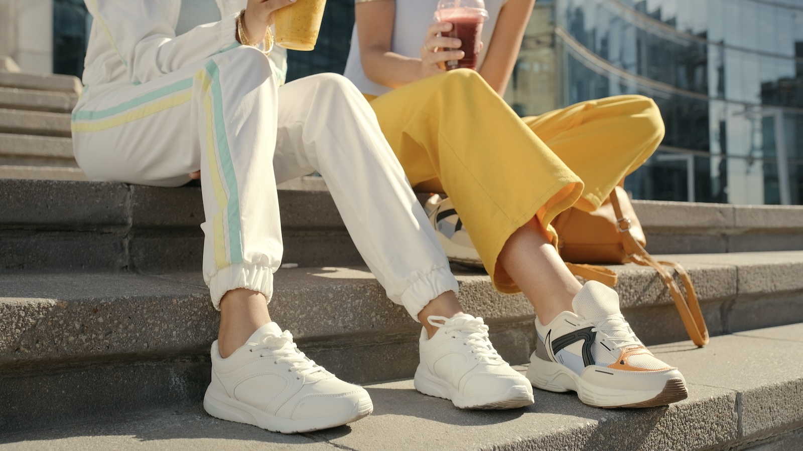 The 6 Best Shoes for Your Knees, According to an Orthopedic Expert