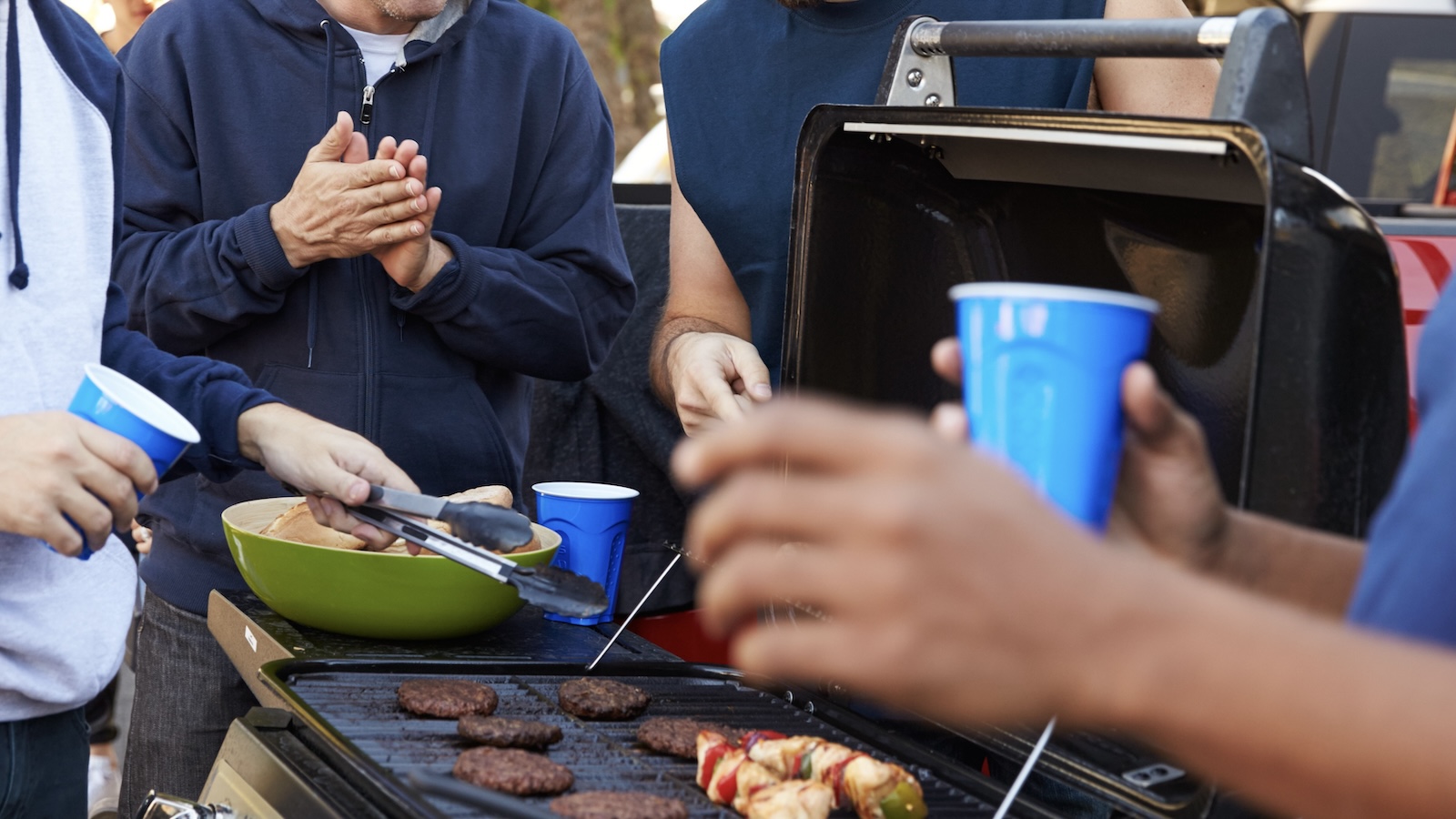 A Dietitian’s Favorite Healthy Foods to Bring to a Tailgate